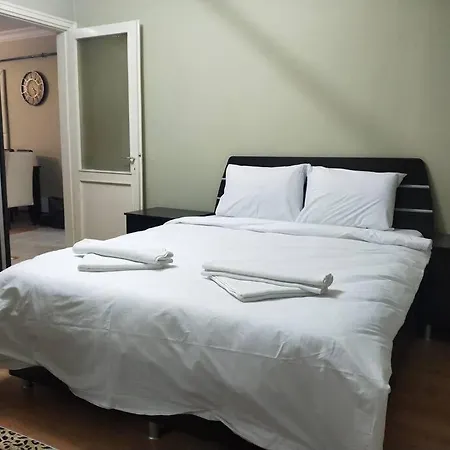 In The Heart Of Taksim Apartment